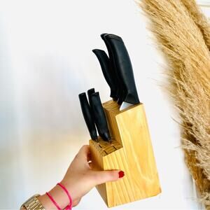 Light Tan Brown Wooden Knife Block Black Plastic Handle Steel Knives Set Kitchen